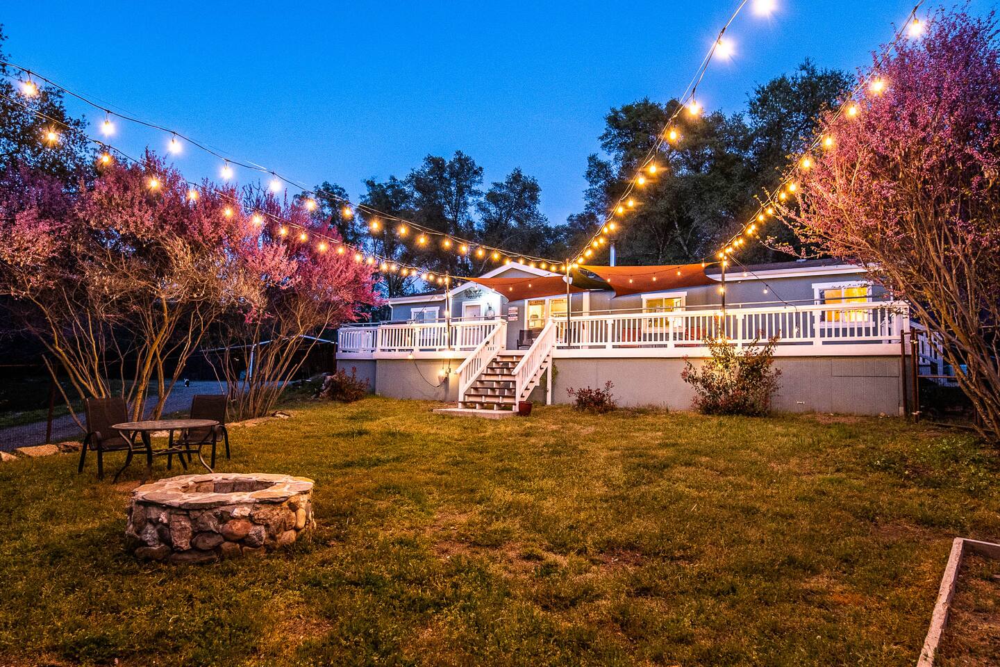 The Nest-2 K Beds-Game Room-Deck-5 min to Mariposa