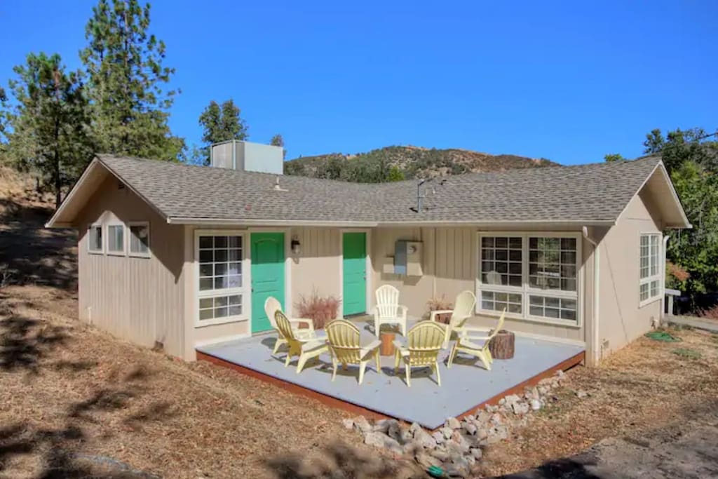 Hillside Bungalow: walking distance to downtown