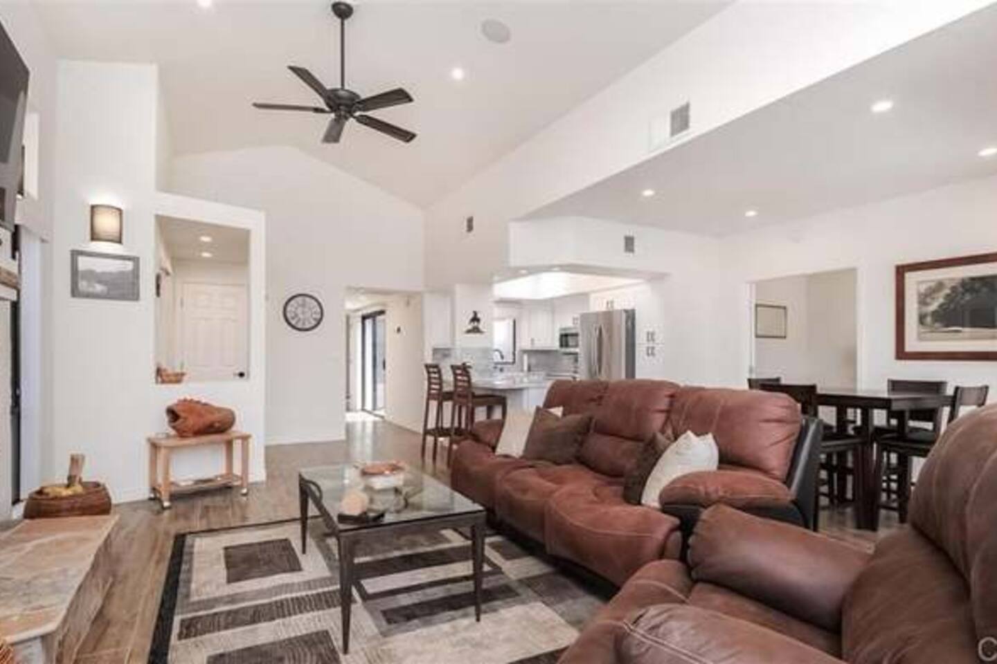 Modern, Luxurious Home on Rams Hill Golf Course