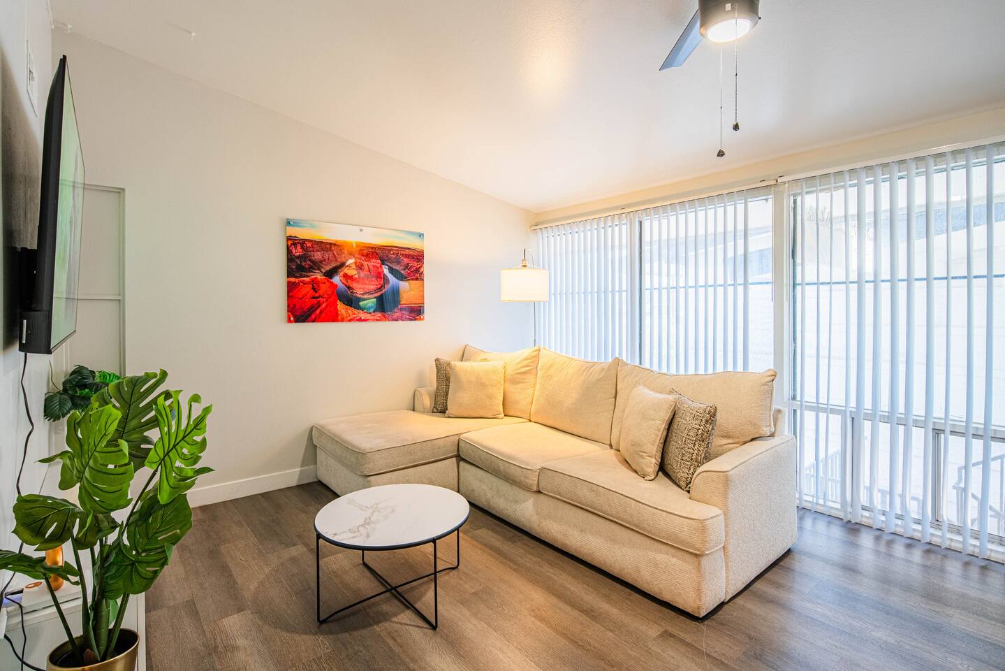 Luxe 2B2B | King Beds | Smart TV | Pool