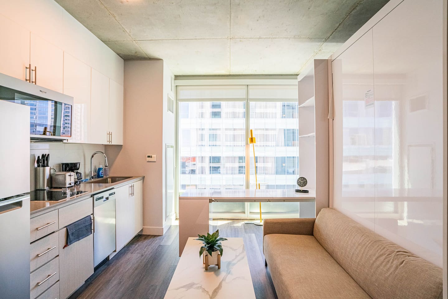 Charming 1BR 1BA | Pool Access + OnsiteParking