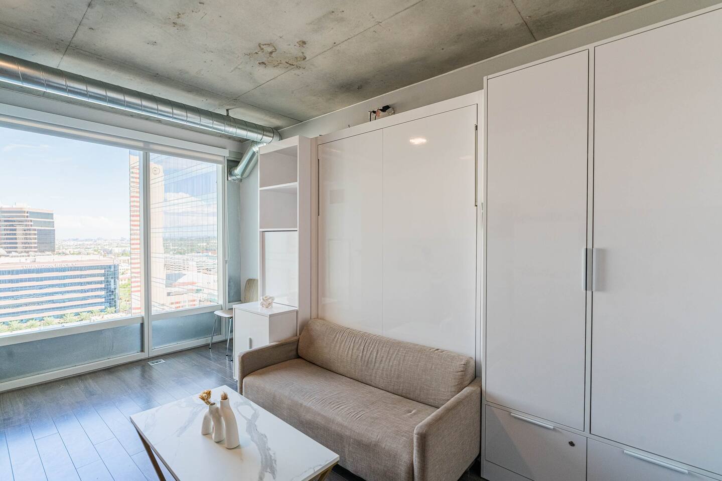 Chill 1BR 1BA | Pool, Gym + Washer/Dryer