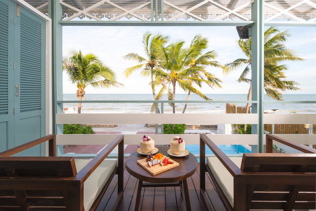 Private Oceanfront Colonial Beach Villa 6Bedrooms วิลล่าอาณานิคมริมหาดติดทะเลส่วนตัว 6 ห้องนอน