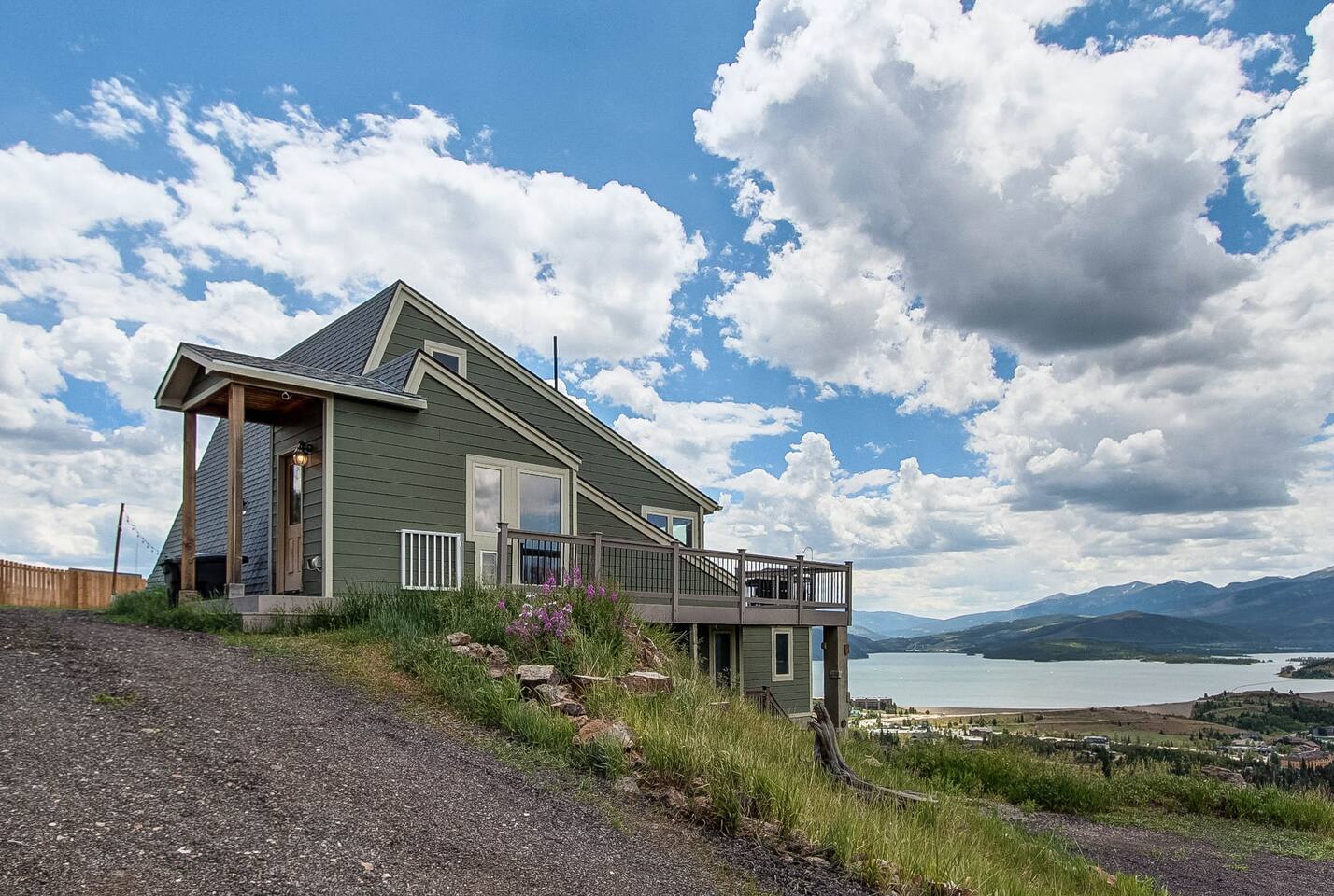 10-Person HotTub | Panoramic Mtn Views | Fire Pit