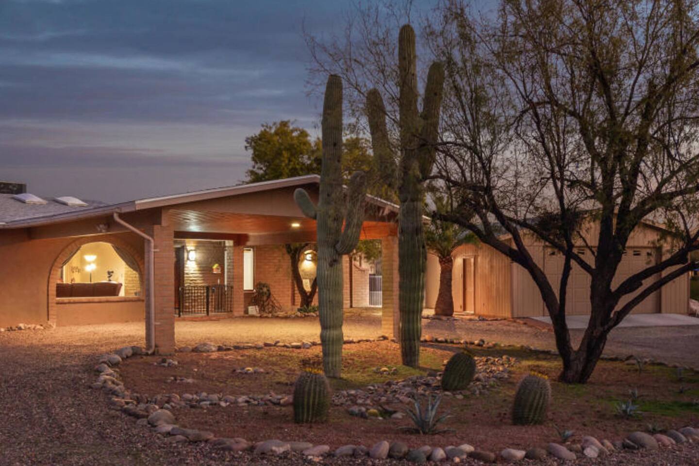 Private acre w/pool&hot tub, gorgeous Mtn View