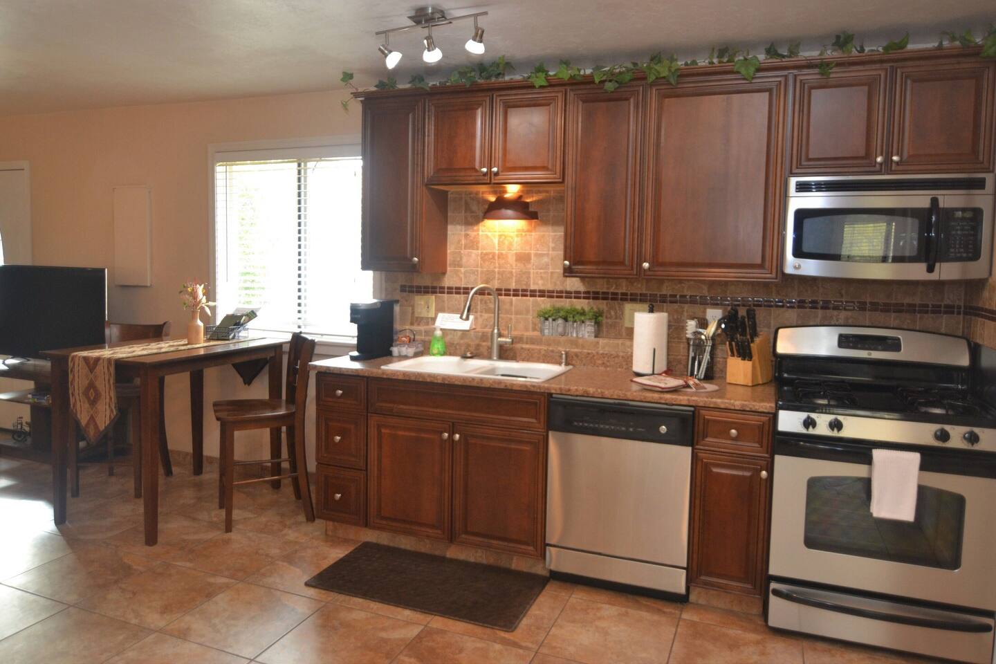 1 bdr guest home in Oro Valley! Mnt views, hot tub