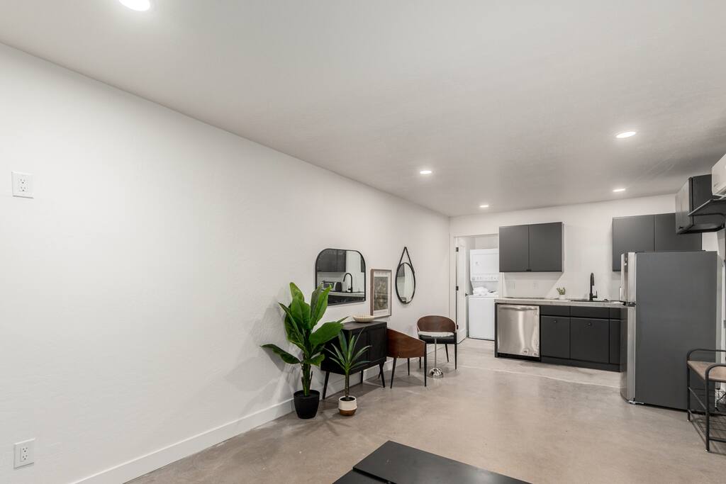 Modern Studio & Remote Work Space