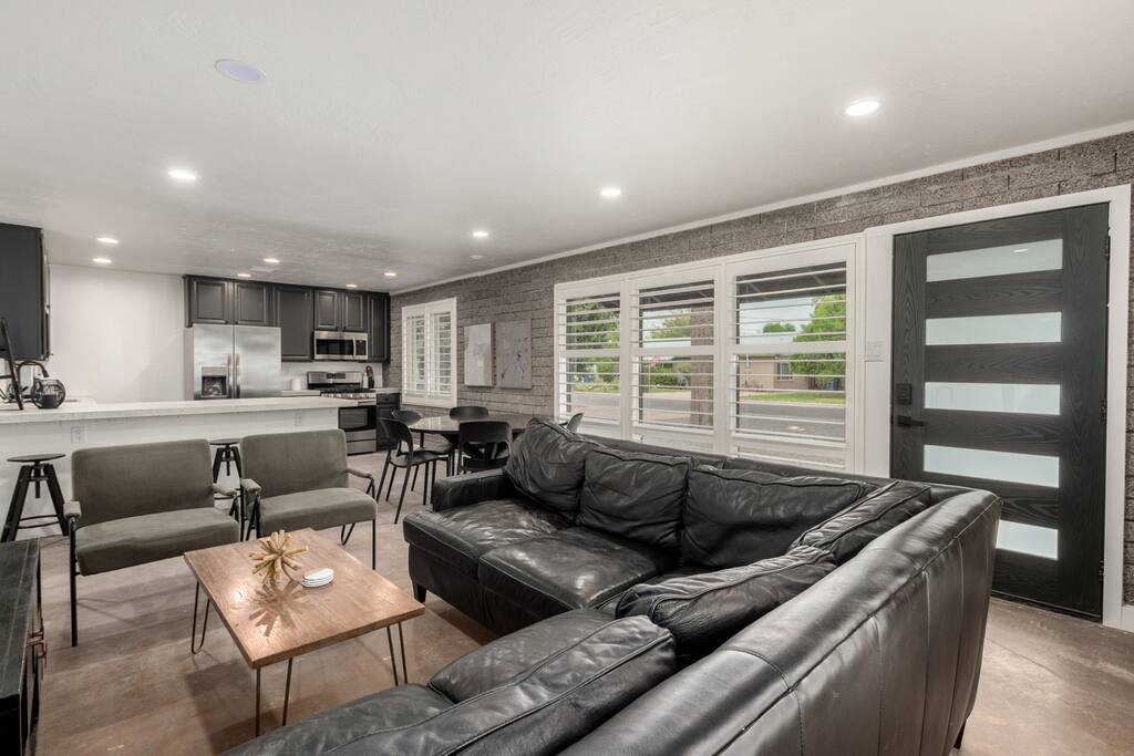 Mid-Century Chic - Walking Distance Downtown Tempe