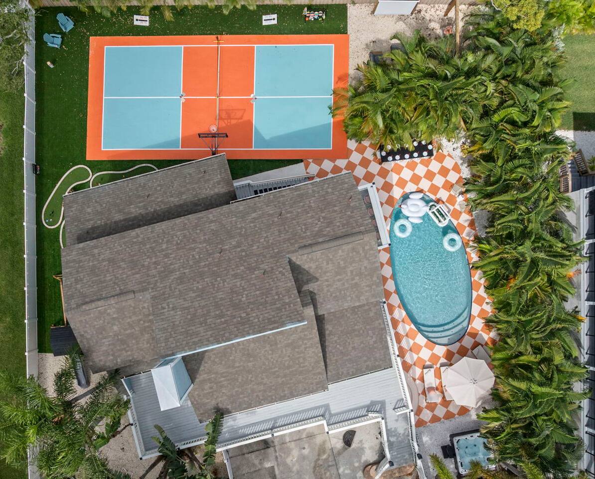 Heated Pool, Hot Tub, Pickleball & Arcades! 9 beds