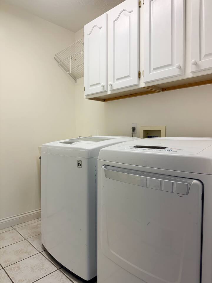 Bramblewood Home - 3BD/2BR Spacious Northside Home