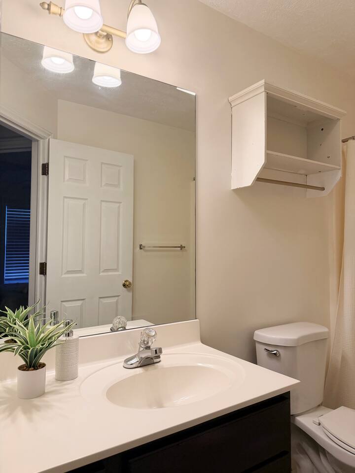 Bramblewood Home - 3BD/2BR Spacious Northside Home