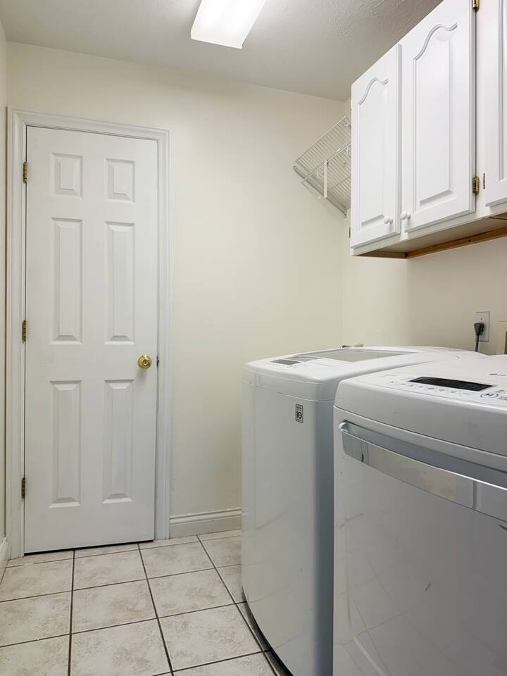 Bramblewood Home - 3BD/2BR Spacious Northside Home