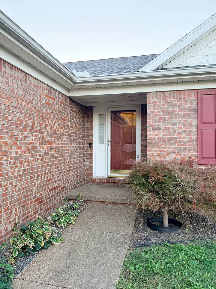 Bramblewood Home - 3BD/2BR Spacious Northside Home