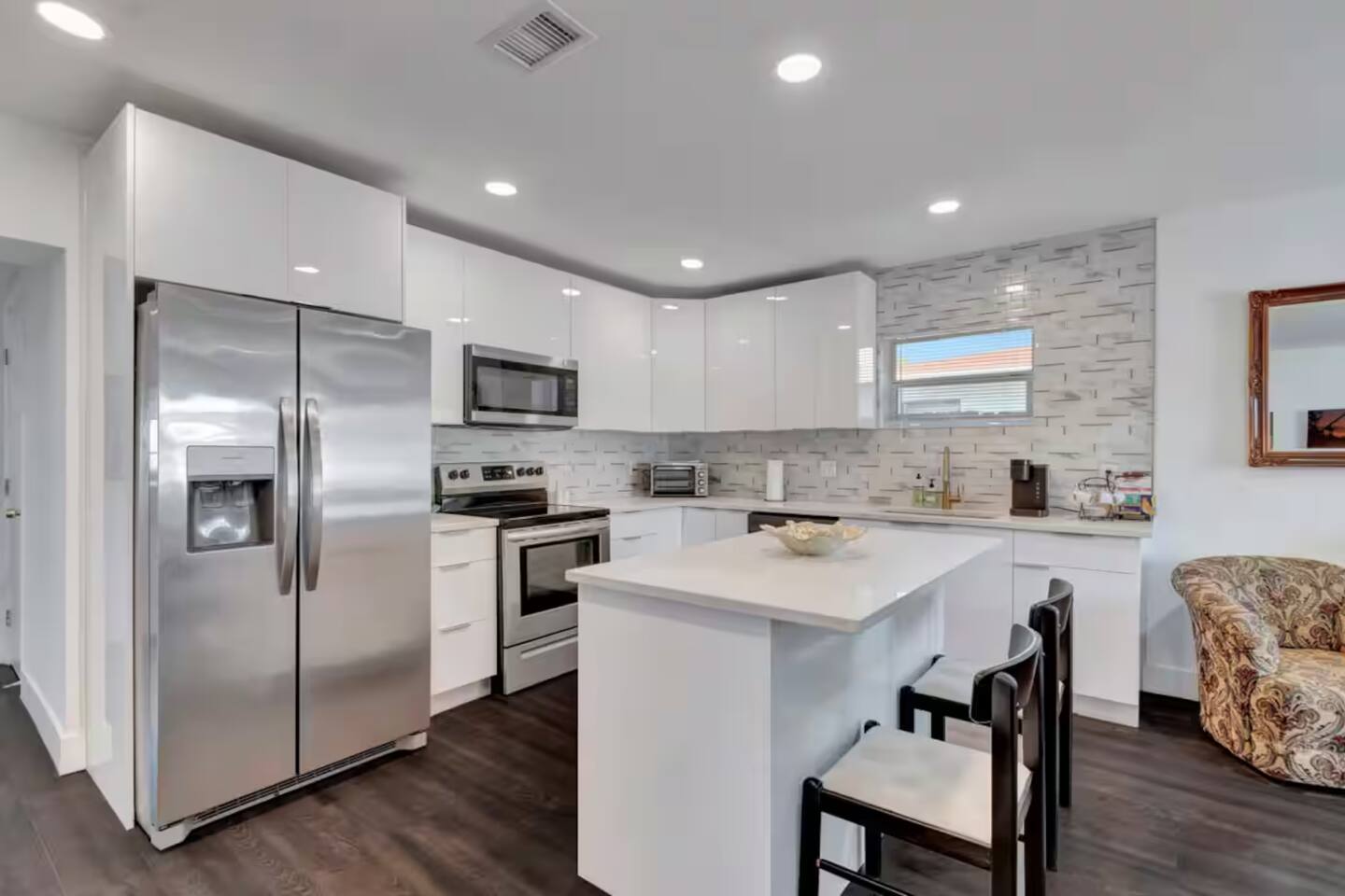 Pet-Friendly Cottage | Walk to Water + DT