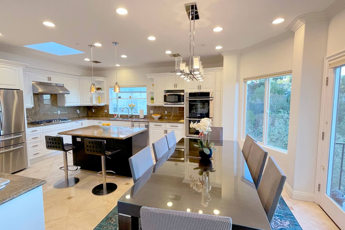 Luxury Modern w/ Great LA Views