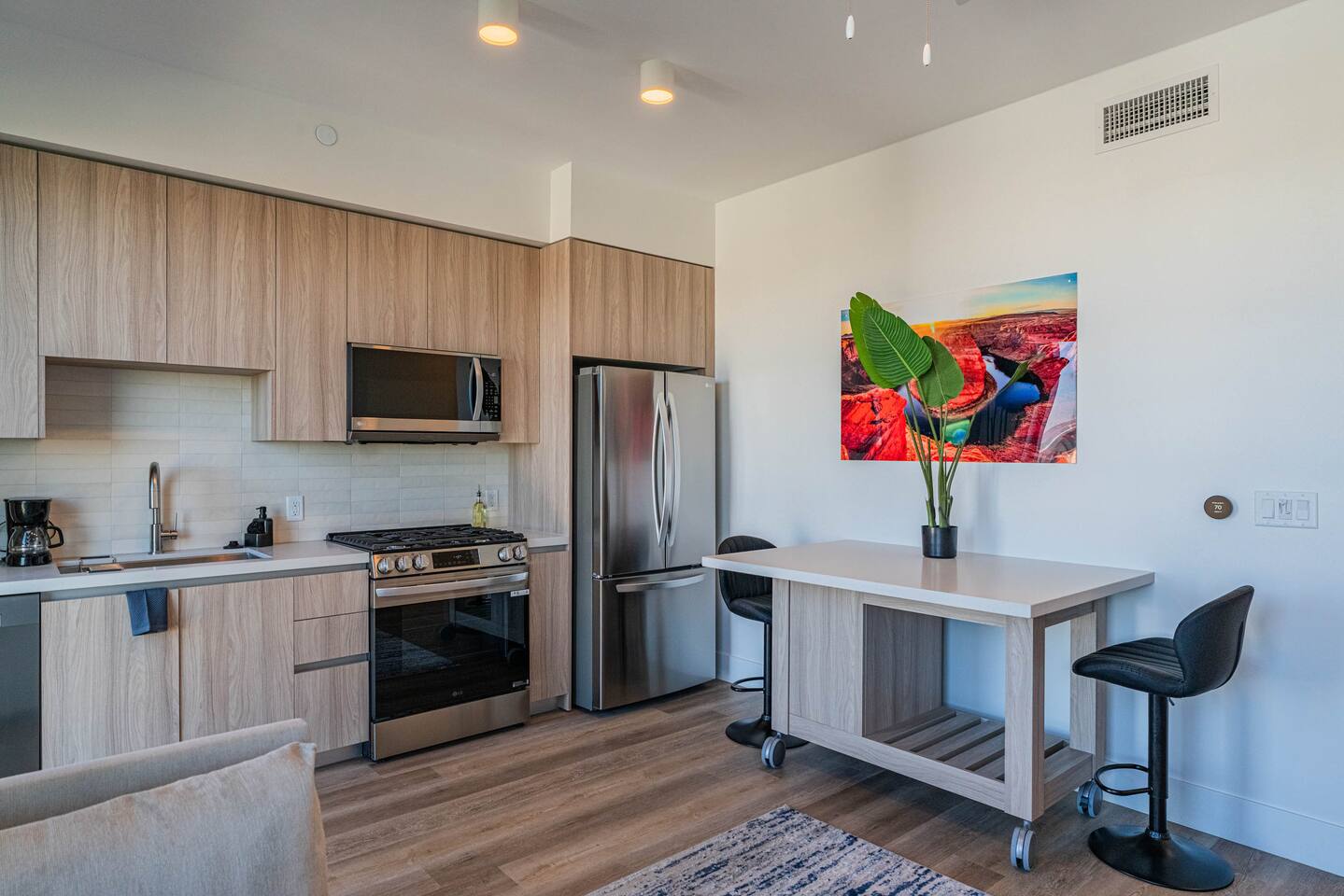 Trendy 1BR1BA| Pool, Gym, Rooftop+In-Unit Laundry