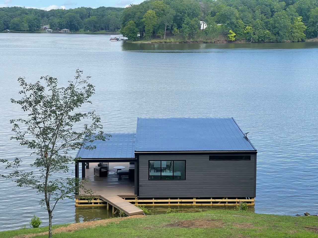 Private Lakefront Cottage with Panoramic Views
