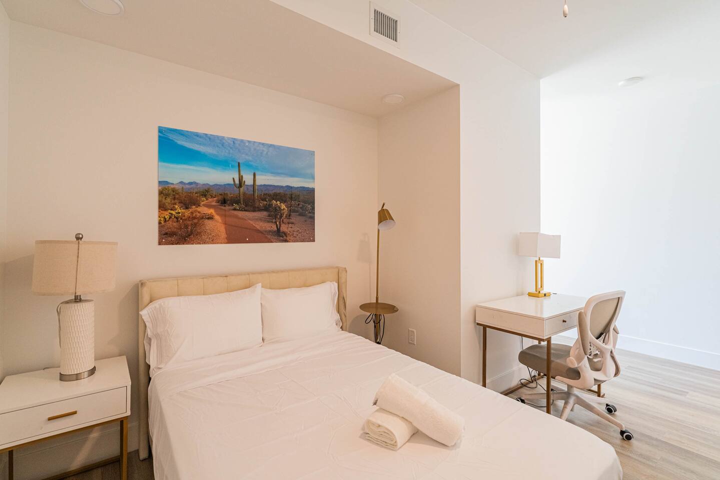 Cozy 1BR1BA | Pool, Gym, Rooftop, Washer/Dryer