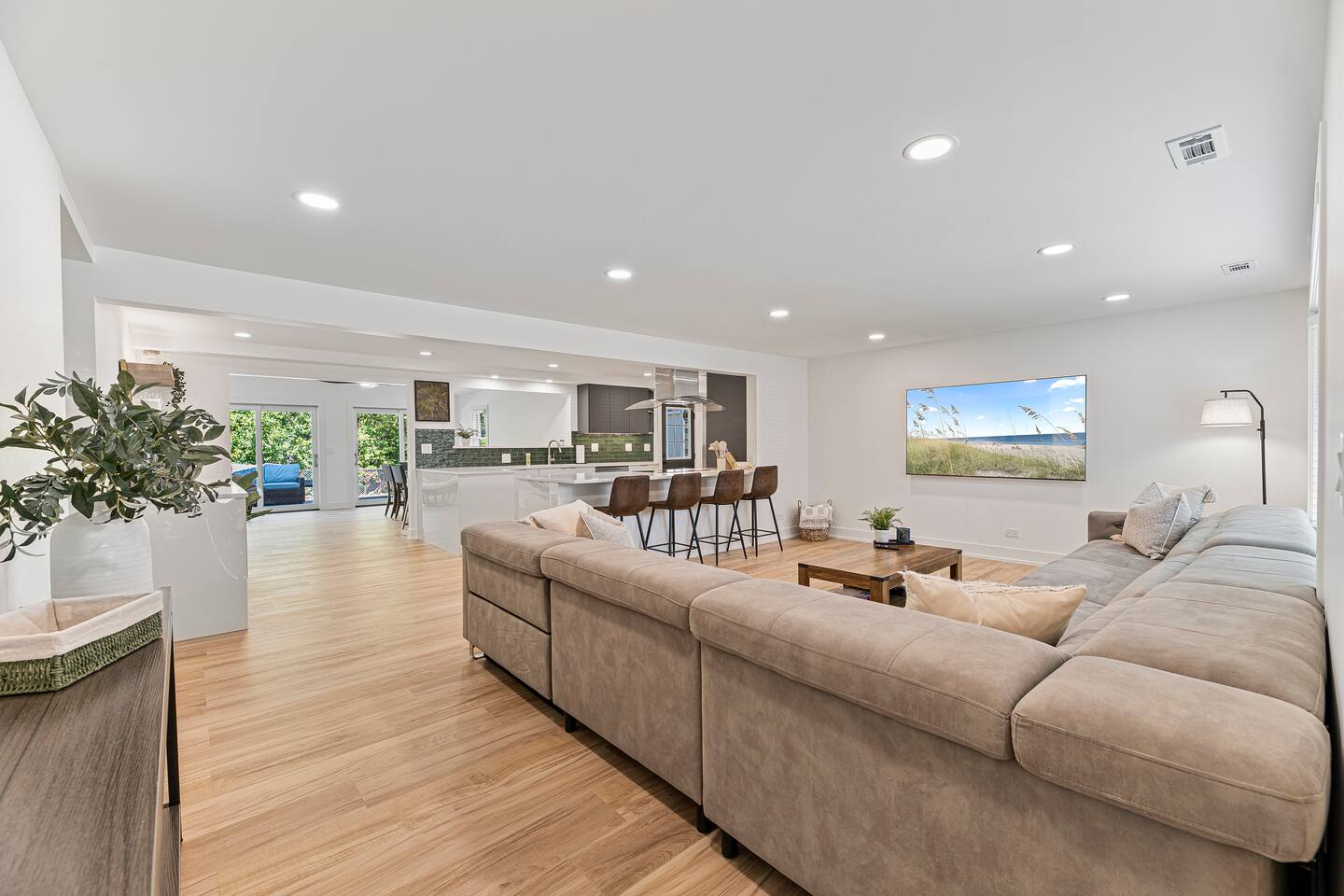 High-End Modern Home with Chic Interior