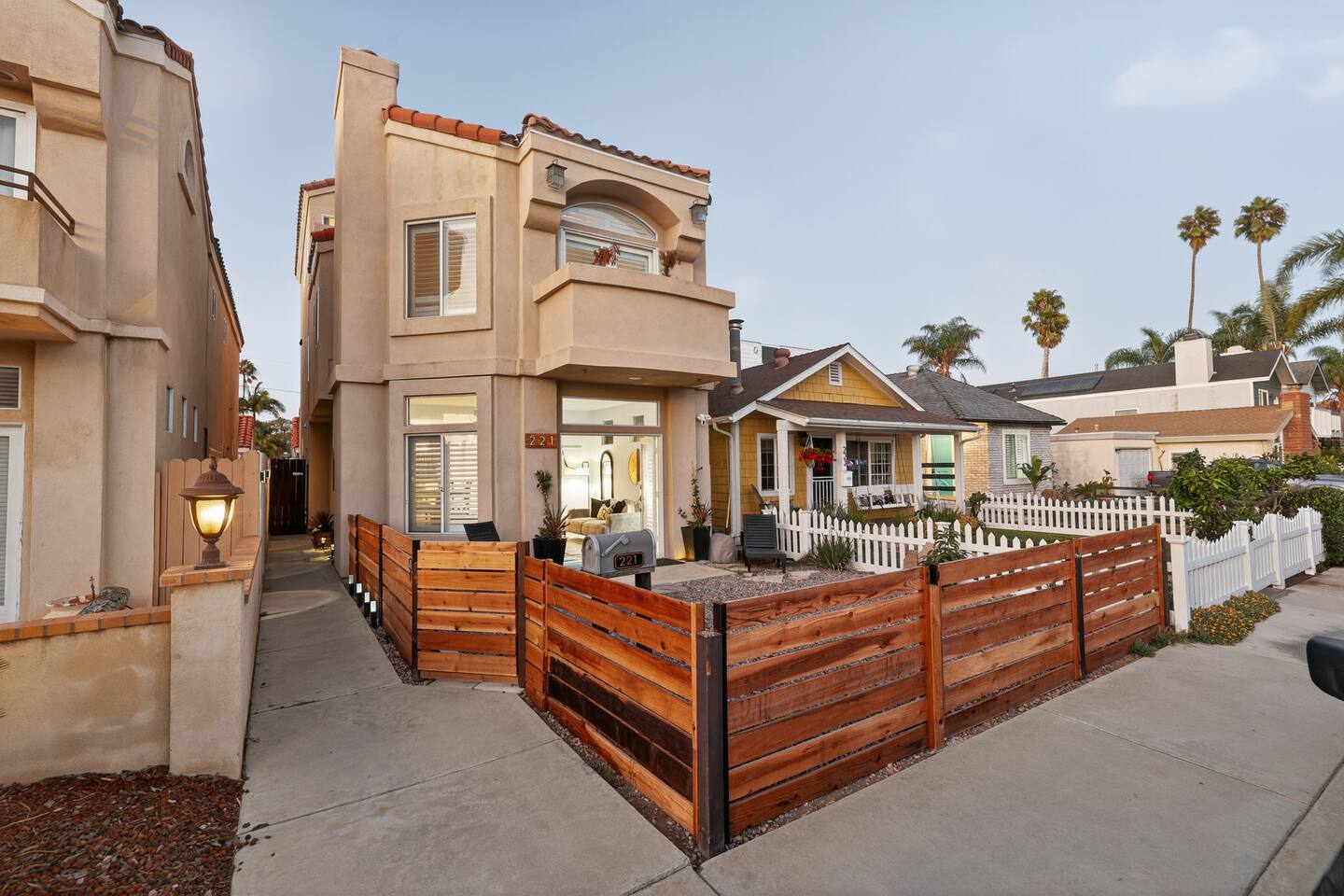 3 mins to Beach|Walk to Pacific City|Best Location
