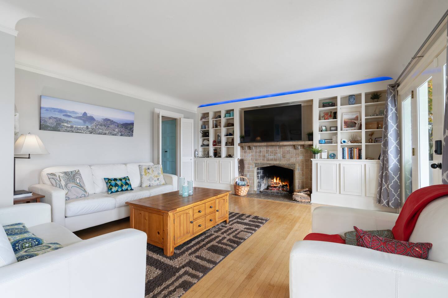 Queen Anne Gem - Views of Space Needle & Lake