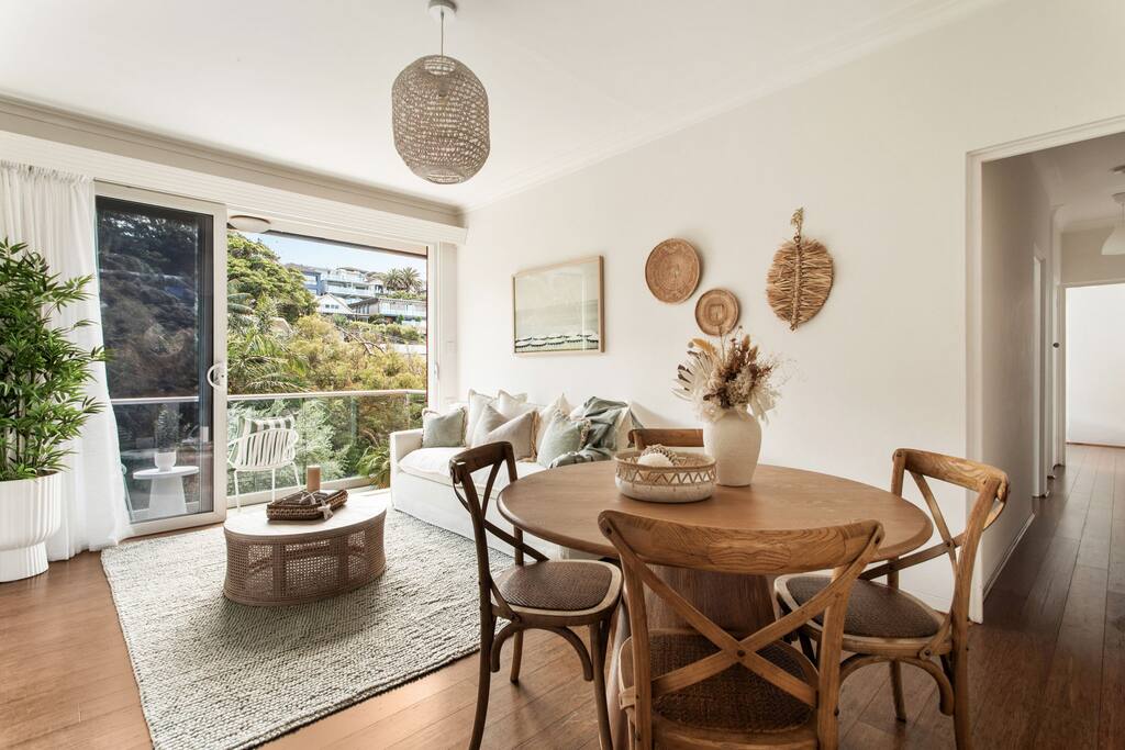 Ocean Vibes | Bronte Beach Retreat – 2BR Sleeps 6