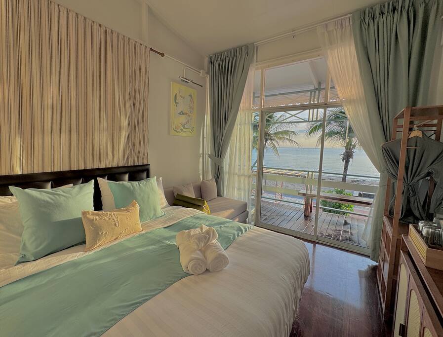 Beach&Pool access for4: BBQ SunTerrace WiFi+AC