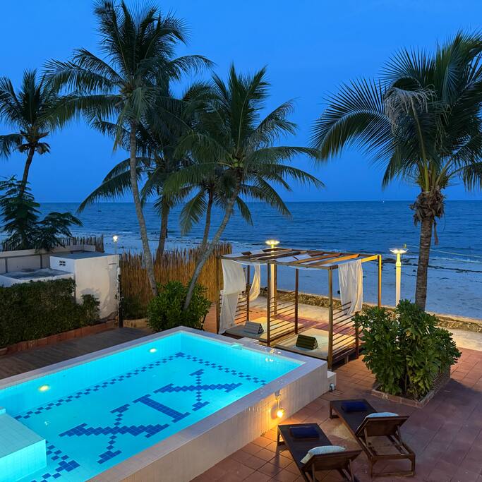 BeachVenue-2PoolVillas•BBQ•OutdoorDining•Parking