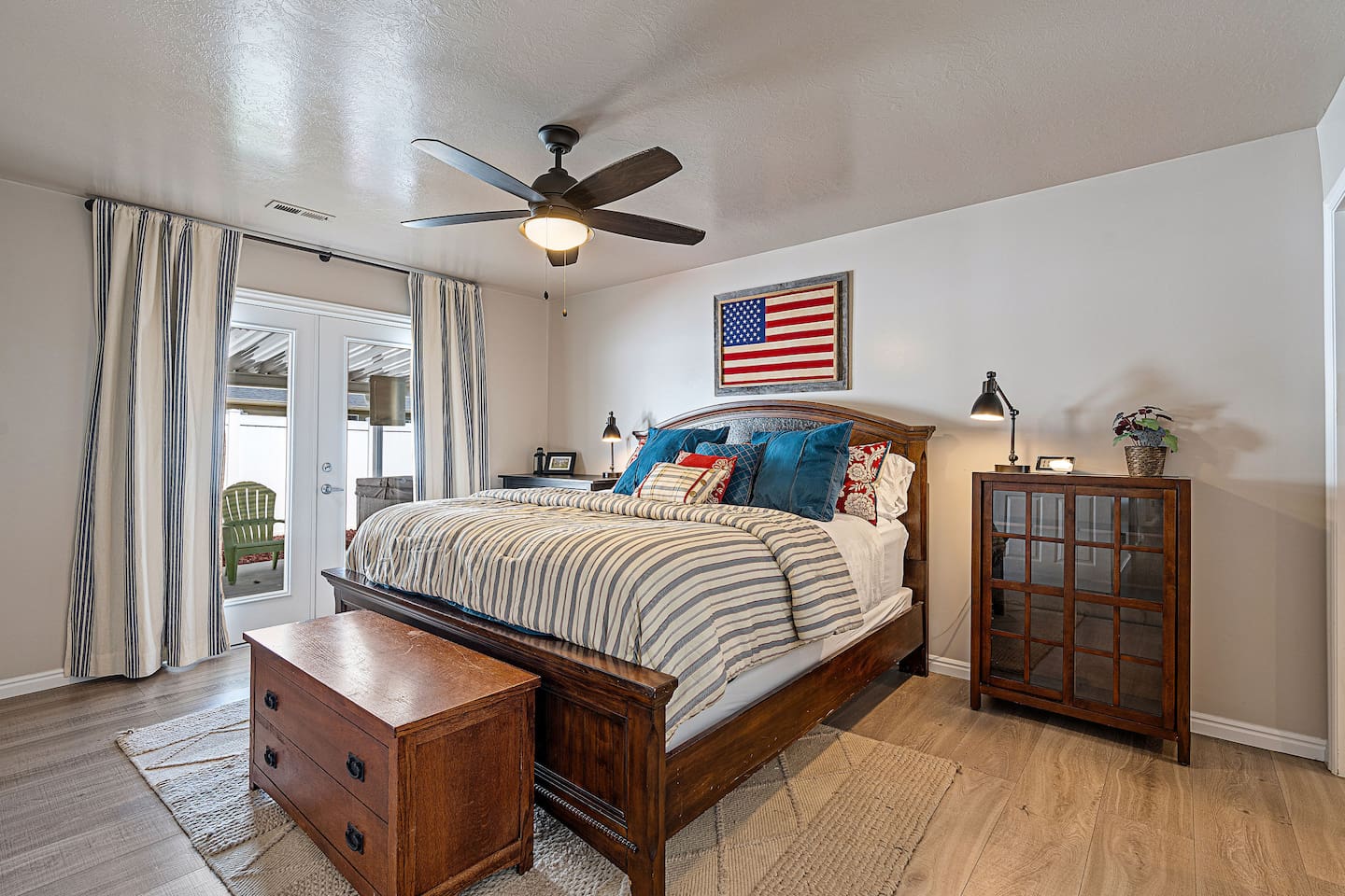 Twin Retreats • 2 Homes both w/ Hot Tub • Sleep 18