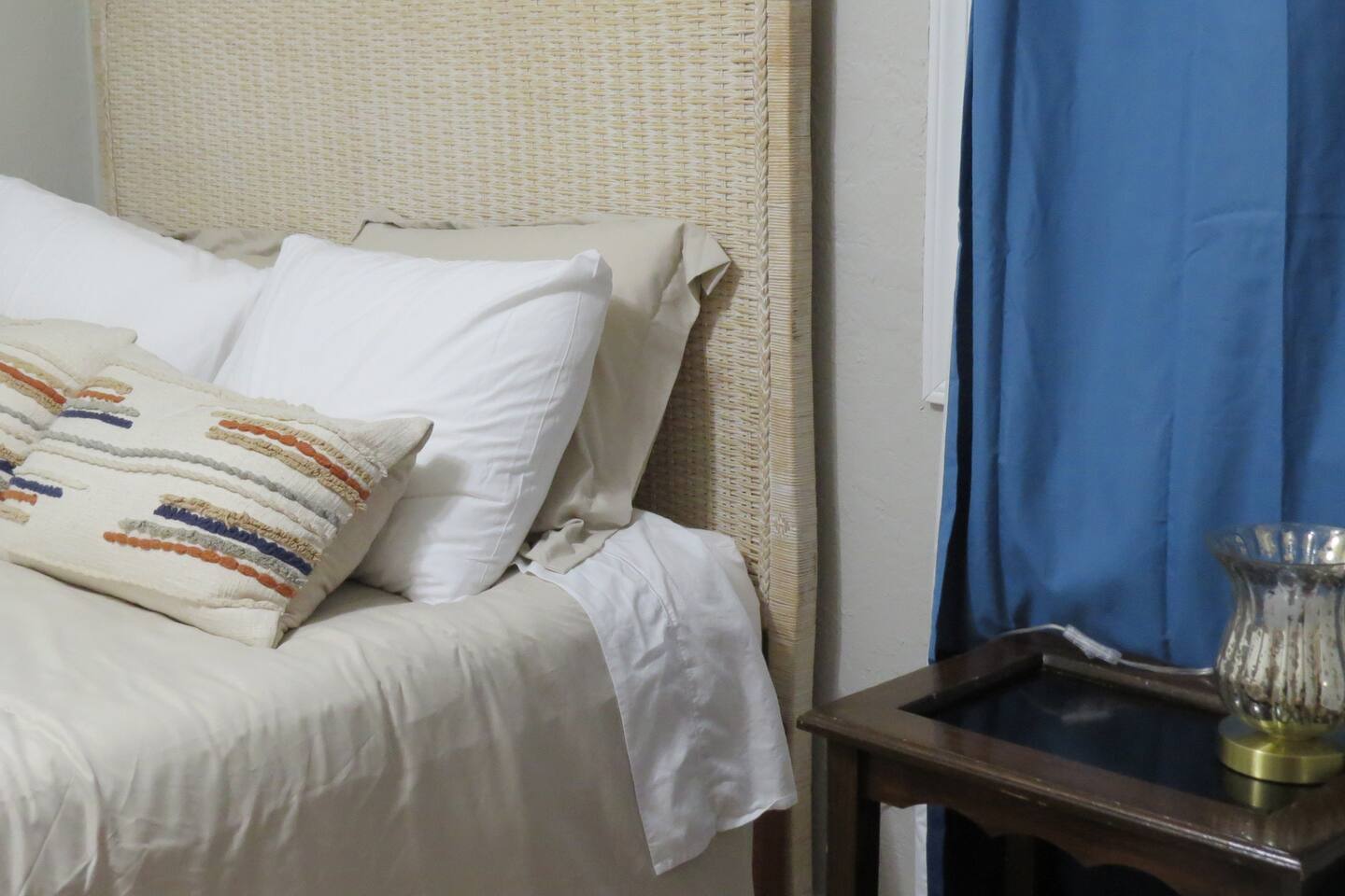 1BR w/Office & Main Floor Living-Yard & Parking