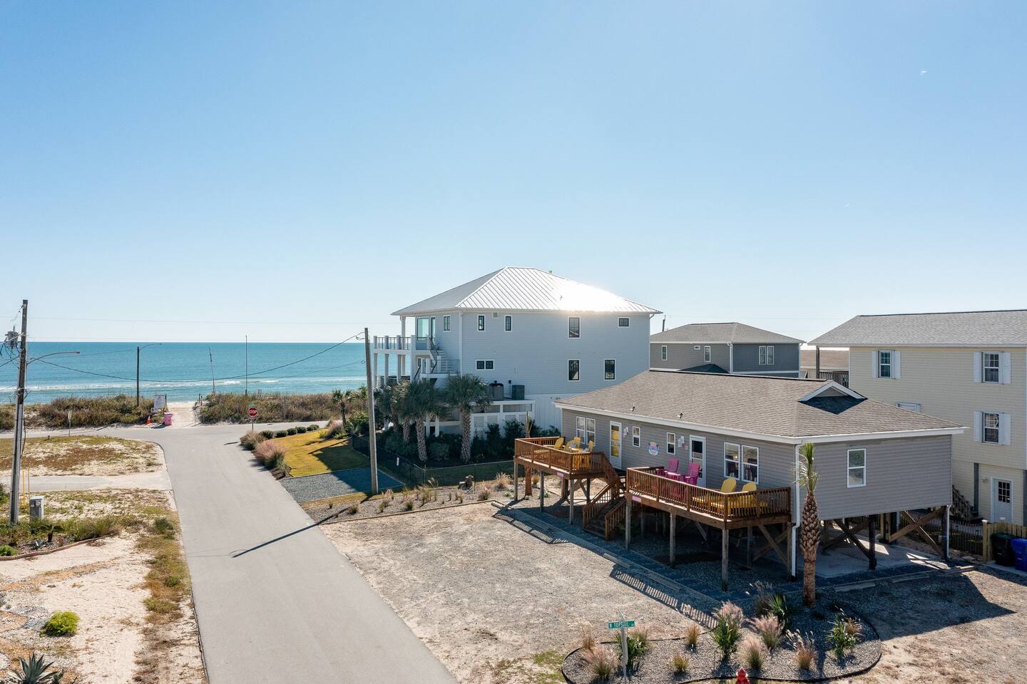 Pender Point,Ocean view, steps to beach