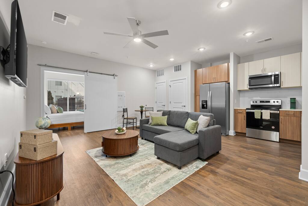 Cozy 1BR Hideaway Minutes to Broadway!