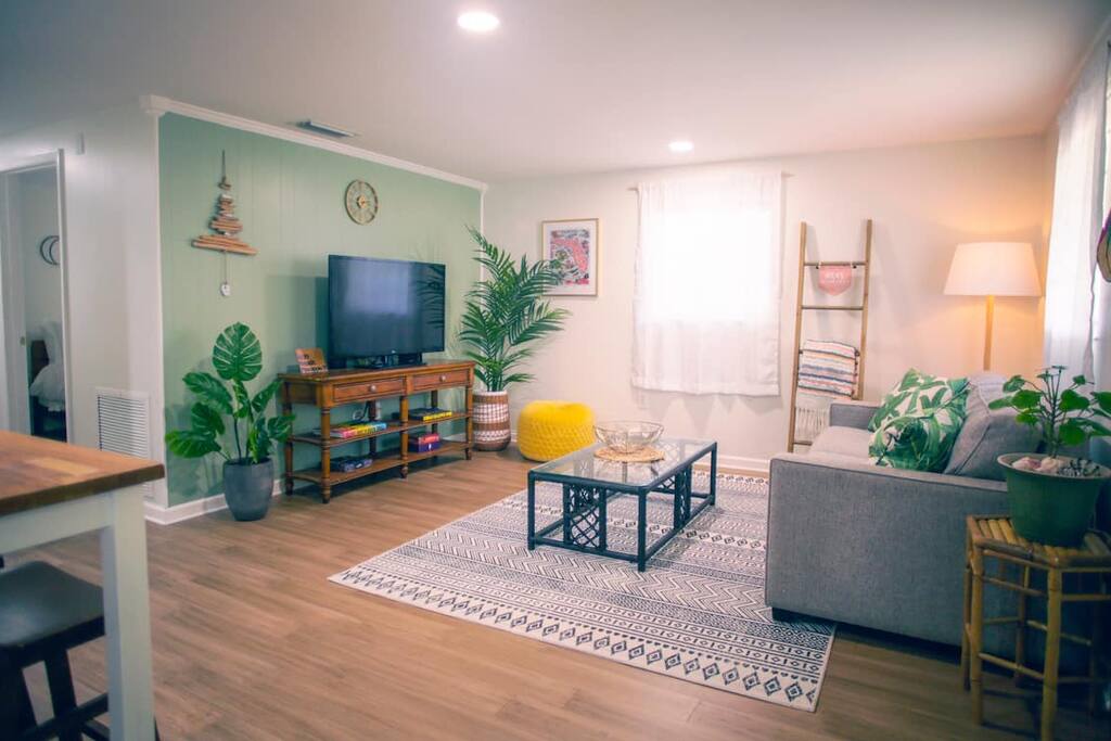 Luna Bay | Tranquil Pool Hideaway