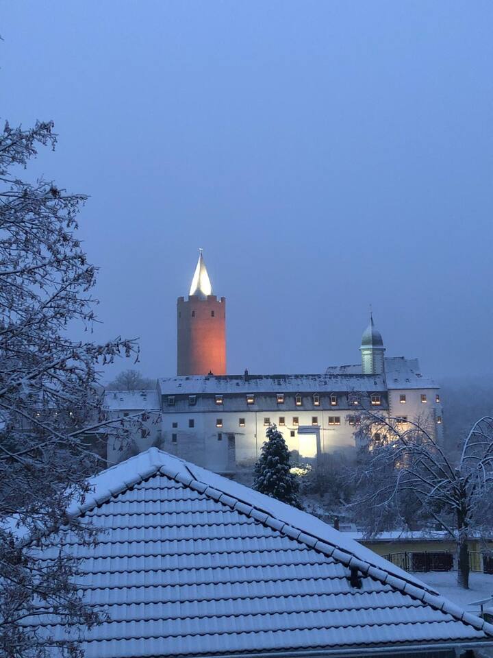 Studio mit Schlossblick und Parkplatz
