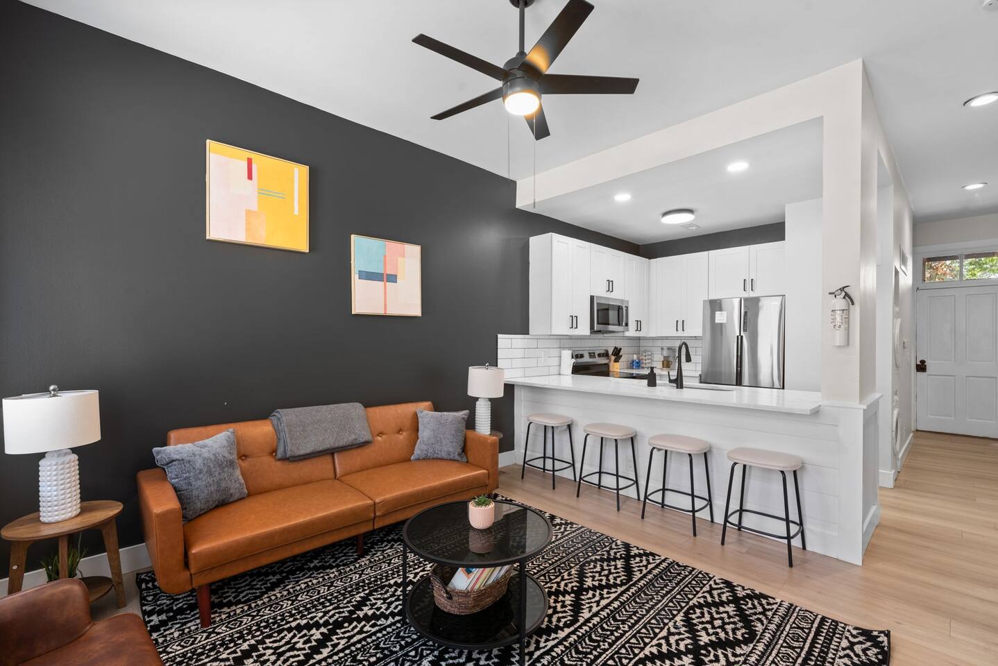 Modern Suite • Offst Parking • Laundry • WiFi