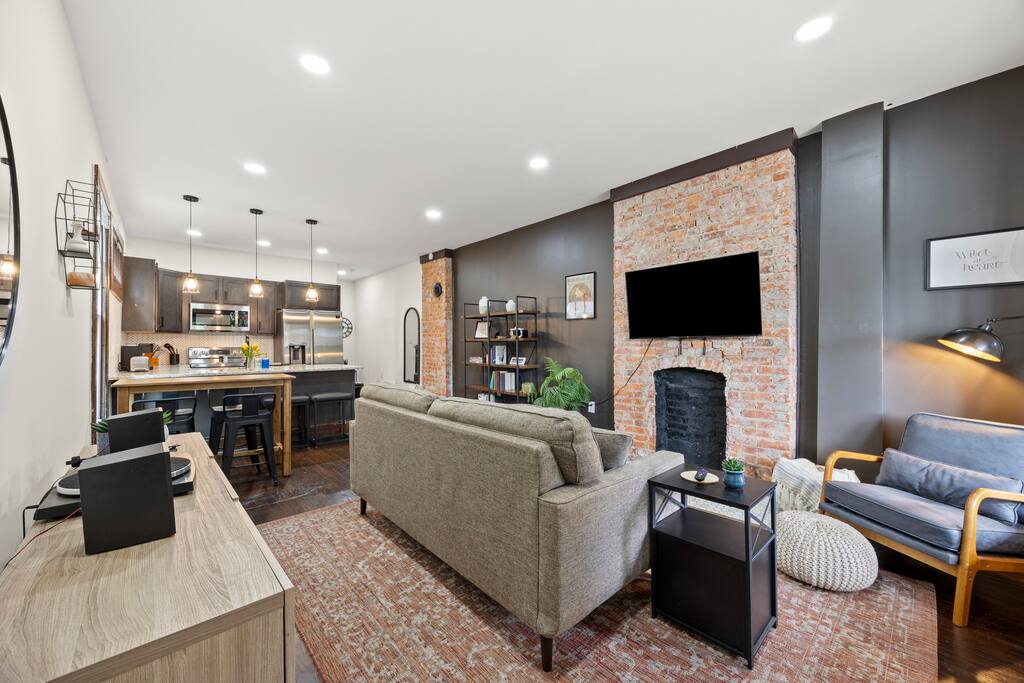 *NEW* Hot tub | 3BR | Near German Village