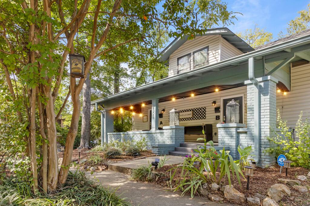 *Super close to Hospitals and UAB|King bed|3 Bdr