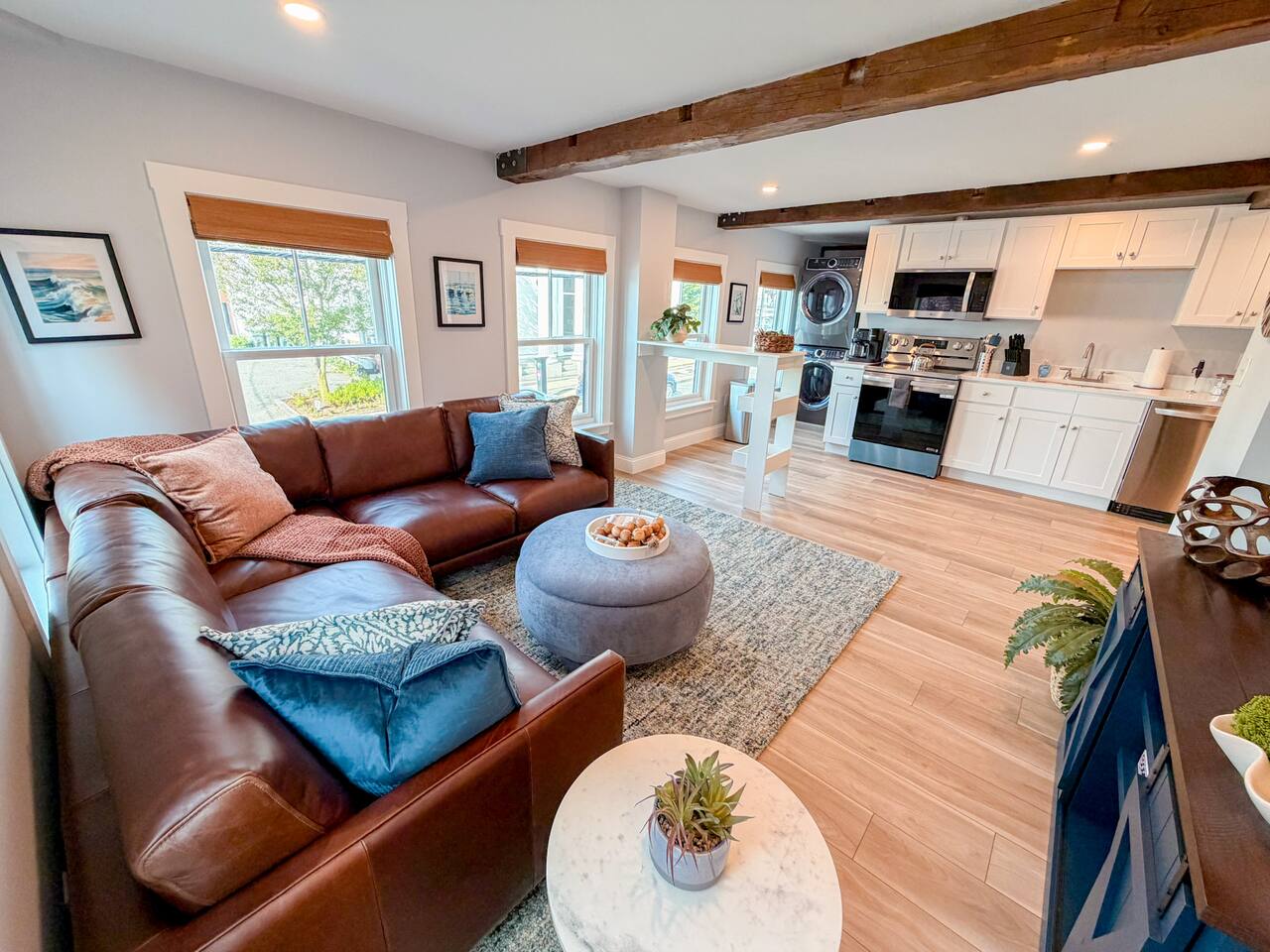 Charming 2BR Gem • Walk to Harbor & Downtown