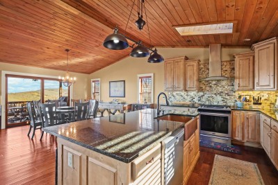5BR with Amazing Long Range Views + Hot Tub! photo 8