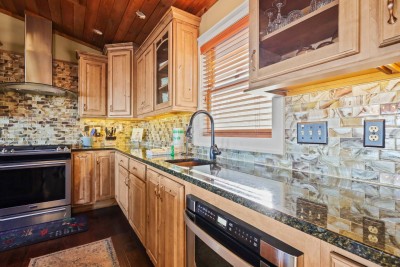 5BR with Amazing Long Range Views + Hot Tub! photo 5