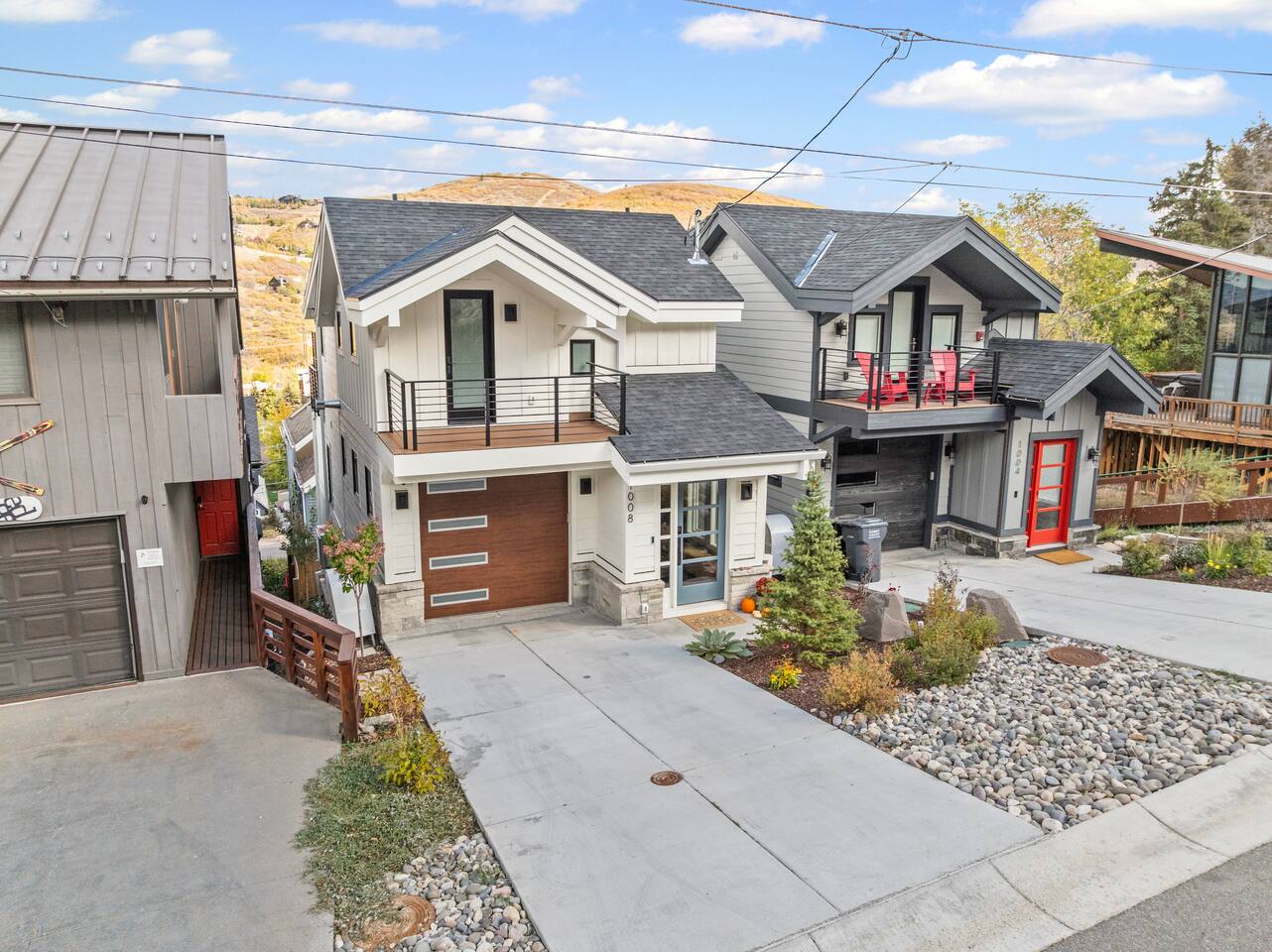 Modern Mtn Luxury | Old Town View Steps to Skiing