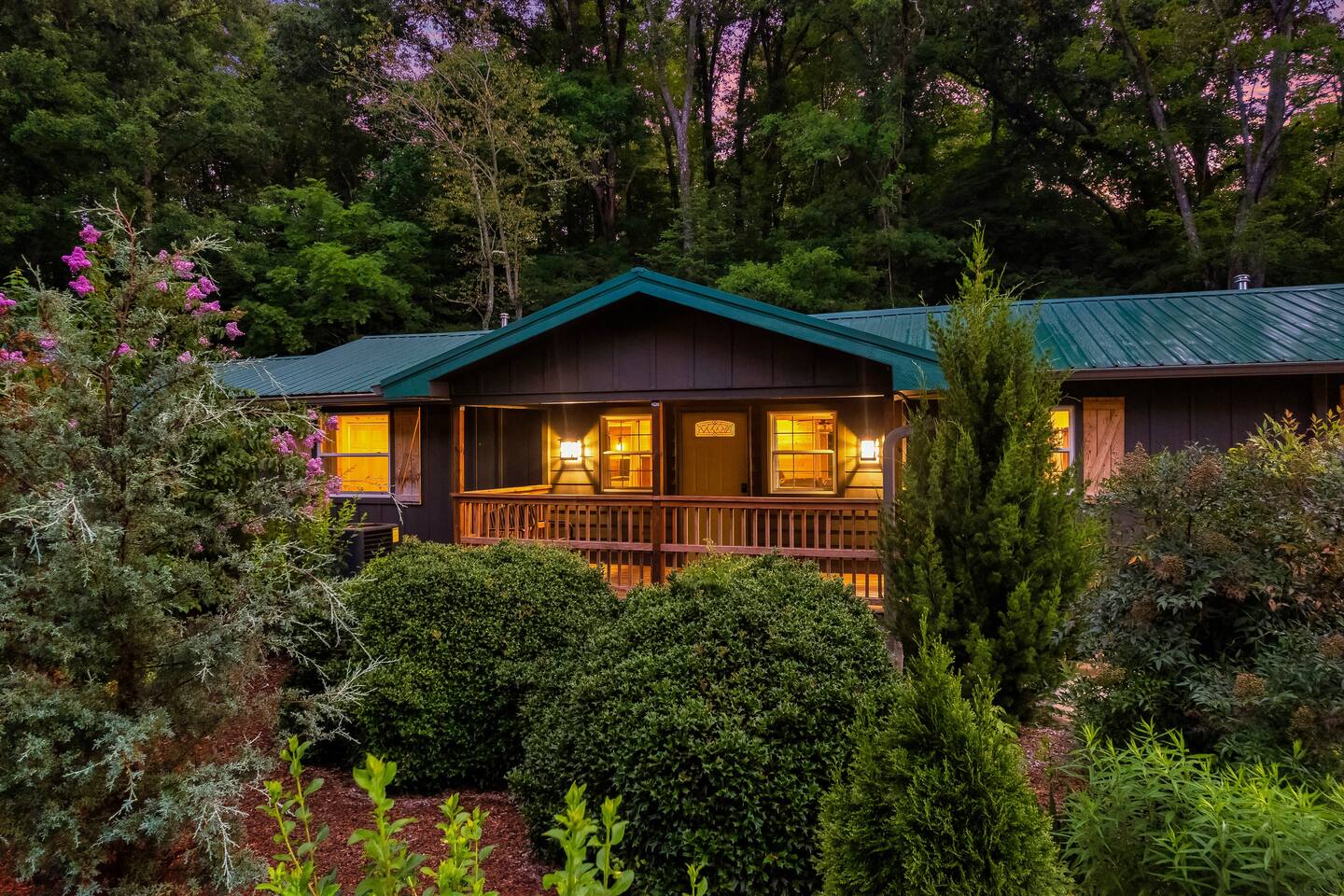 Creekside Cabin! Hottub & Game Room! Walk to Shops