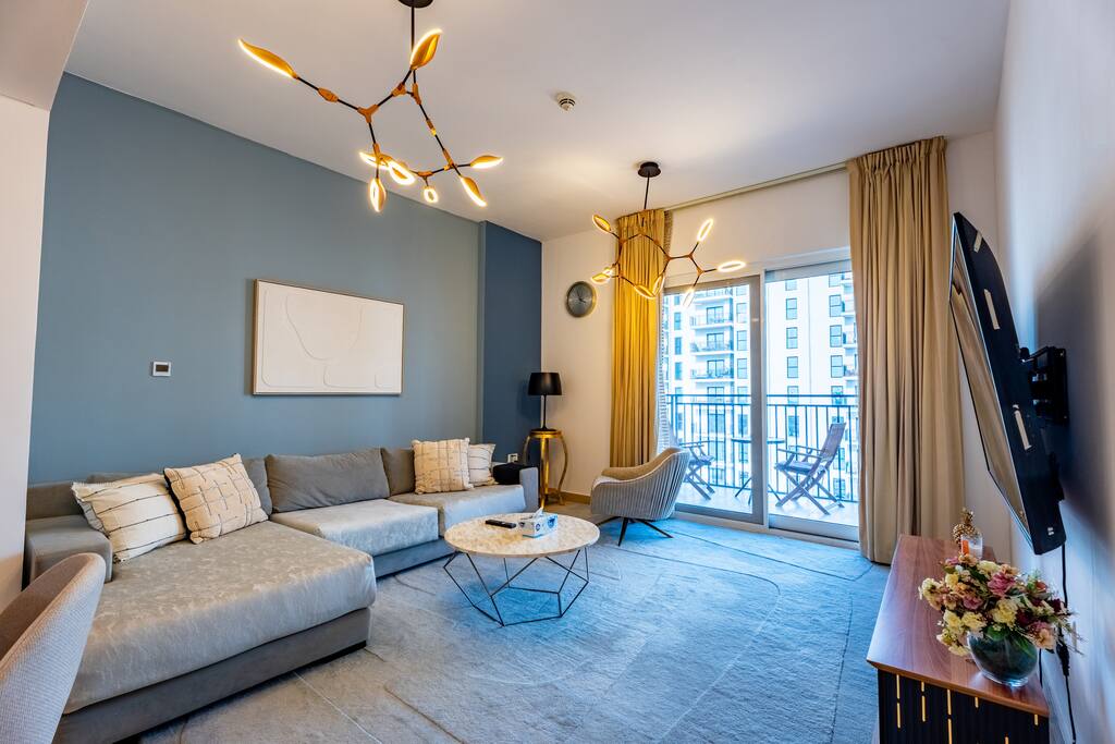 Modern 1BHK Near Yas Park Water's Edge 4 guest