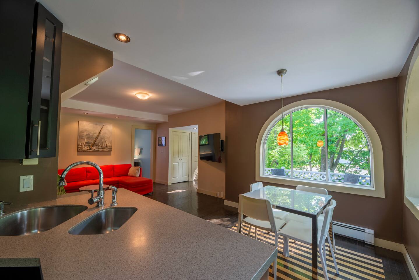 2 Unit house across from the hospital - Holiday Home