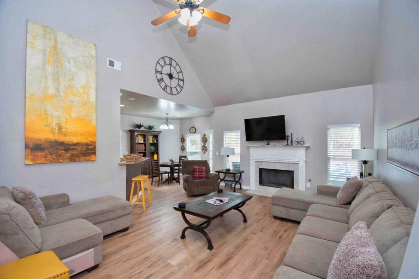 New 5-Star Luxury Home - Sleeps 22+ Near Airport