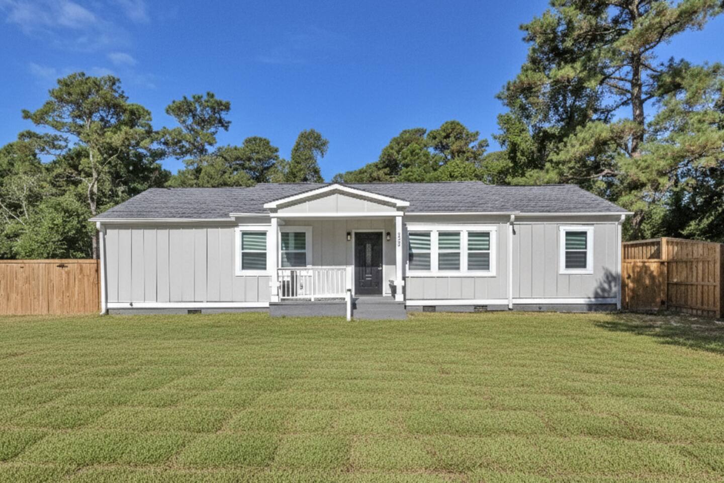 ~NEW~ Midtown Hub A | Beach - Airlie - Downtown