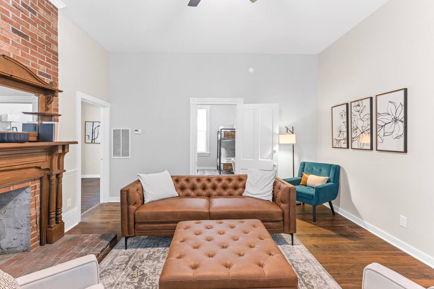 2BR, 1 BA Downtown Apartment– Off-street parking!