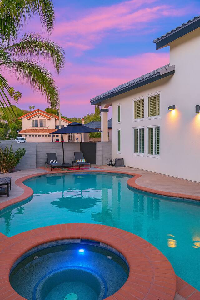 194–Valencia Modern Retreat | 5BR, Pool, Spa & BBQ