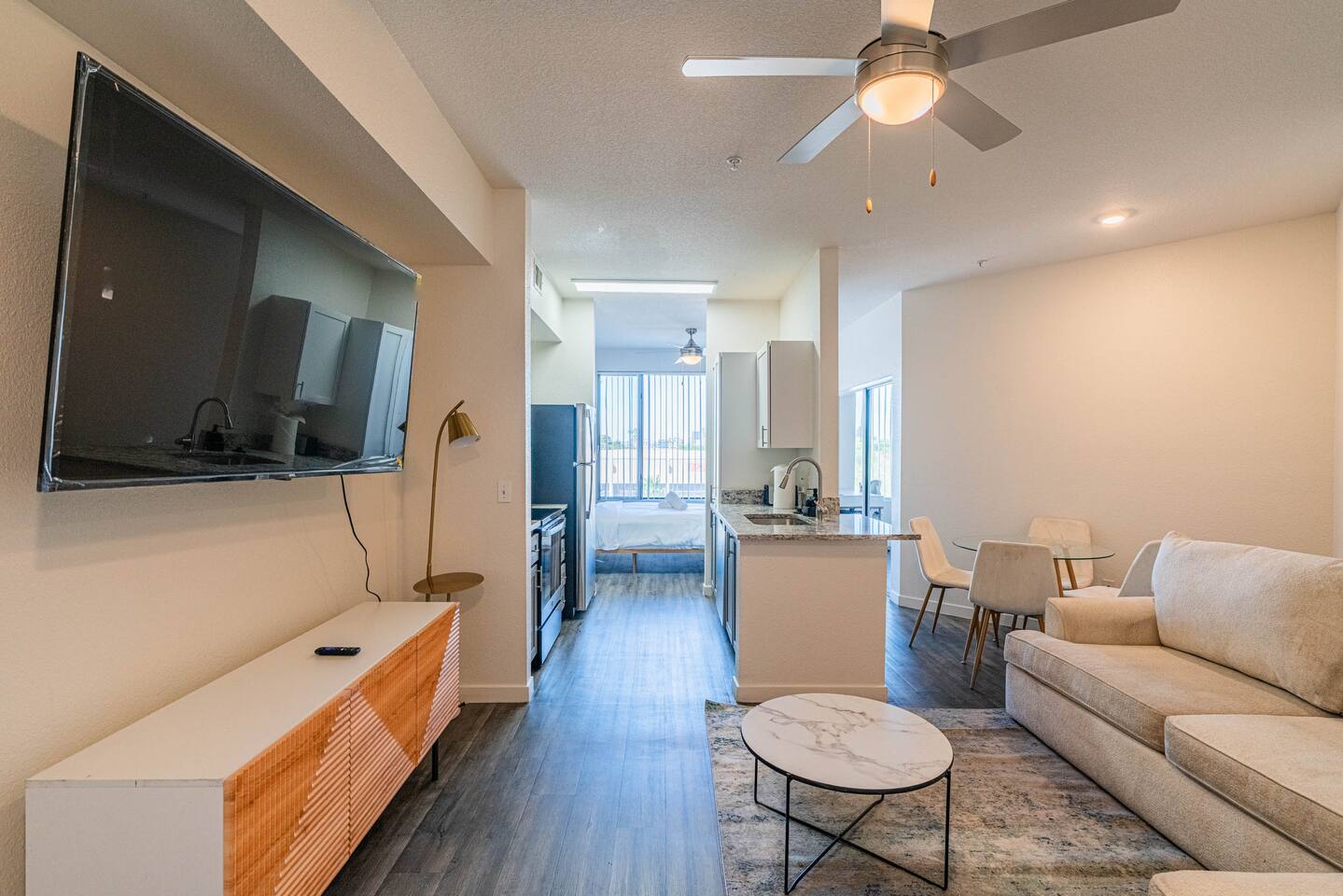 Keyless Studio w/ Pool | Gym | InUnitLaundry