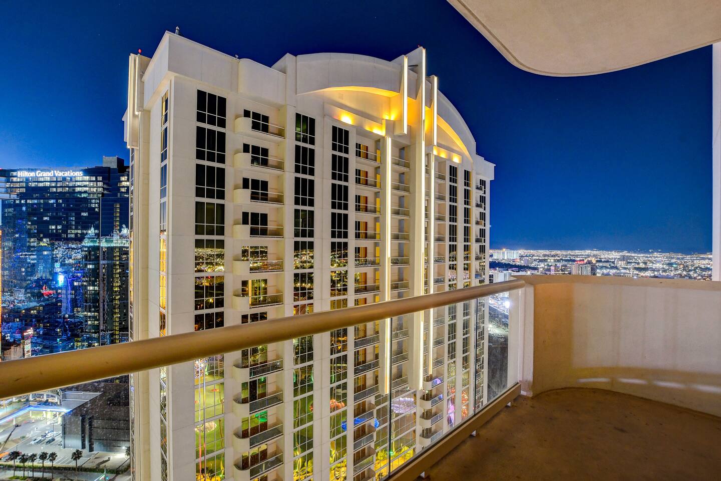 31st Floor 1-BR Corner Suite at Signature at MGM